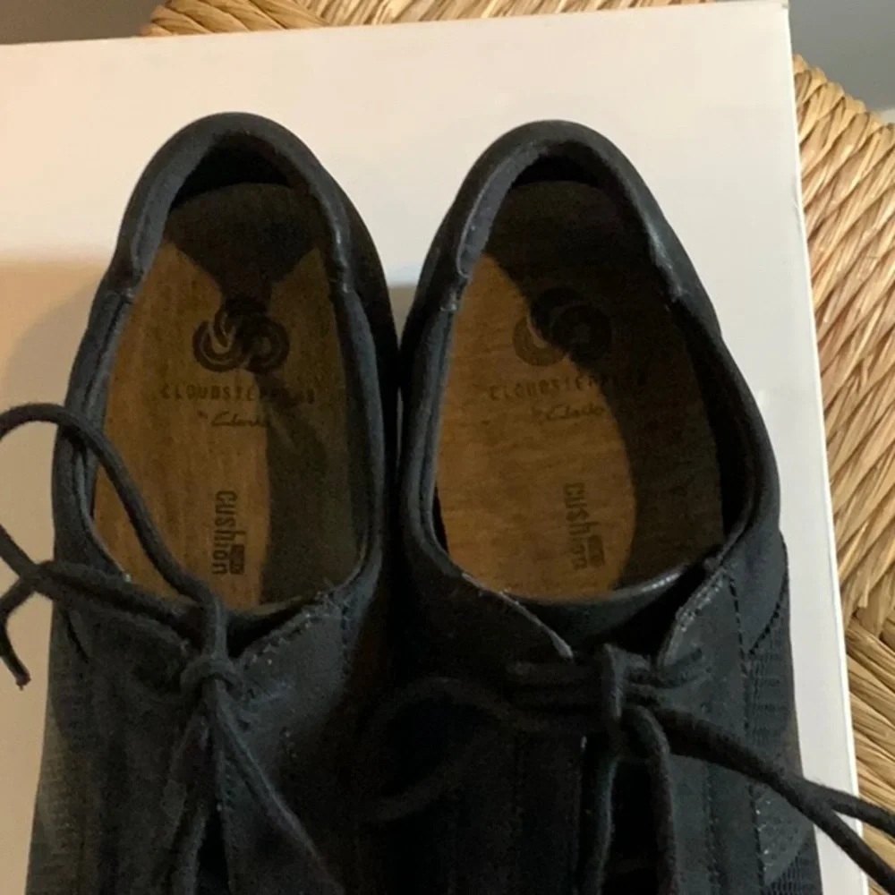 CLARKS CLOUDSTEPPERS Caddell Fly Wedges NWT Black 8 Narrow